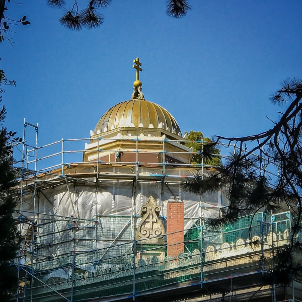 Ziel erreicht: Die Kuppel der Stourdza-Kapelle wird vergoldet